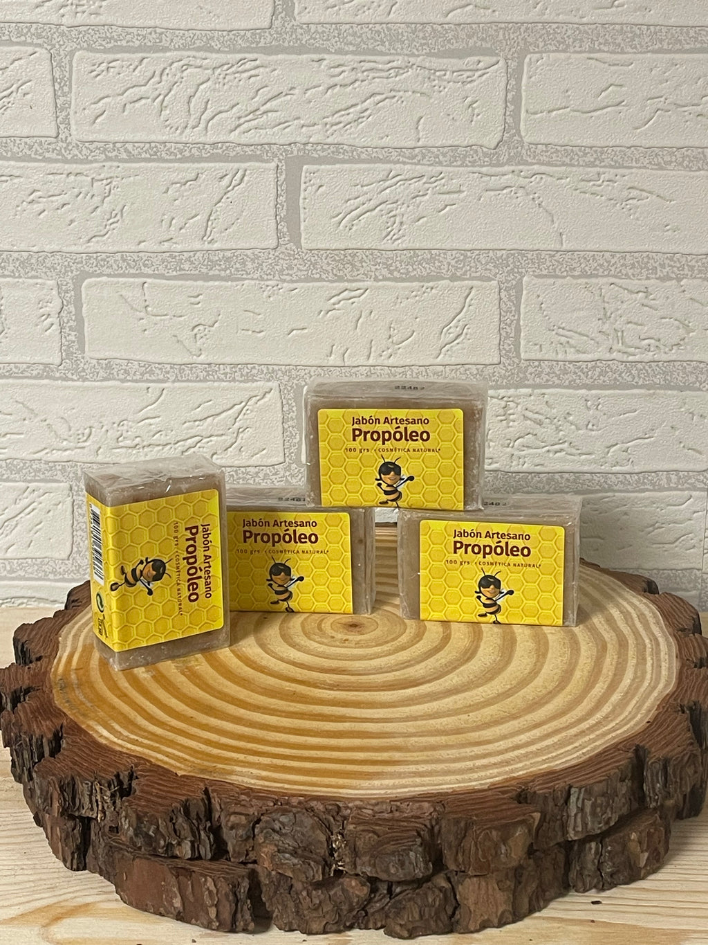 🟡 
Pack 3 Jabones Artesanos de Propóleo (100 g) – Cosmética Natural