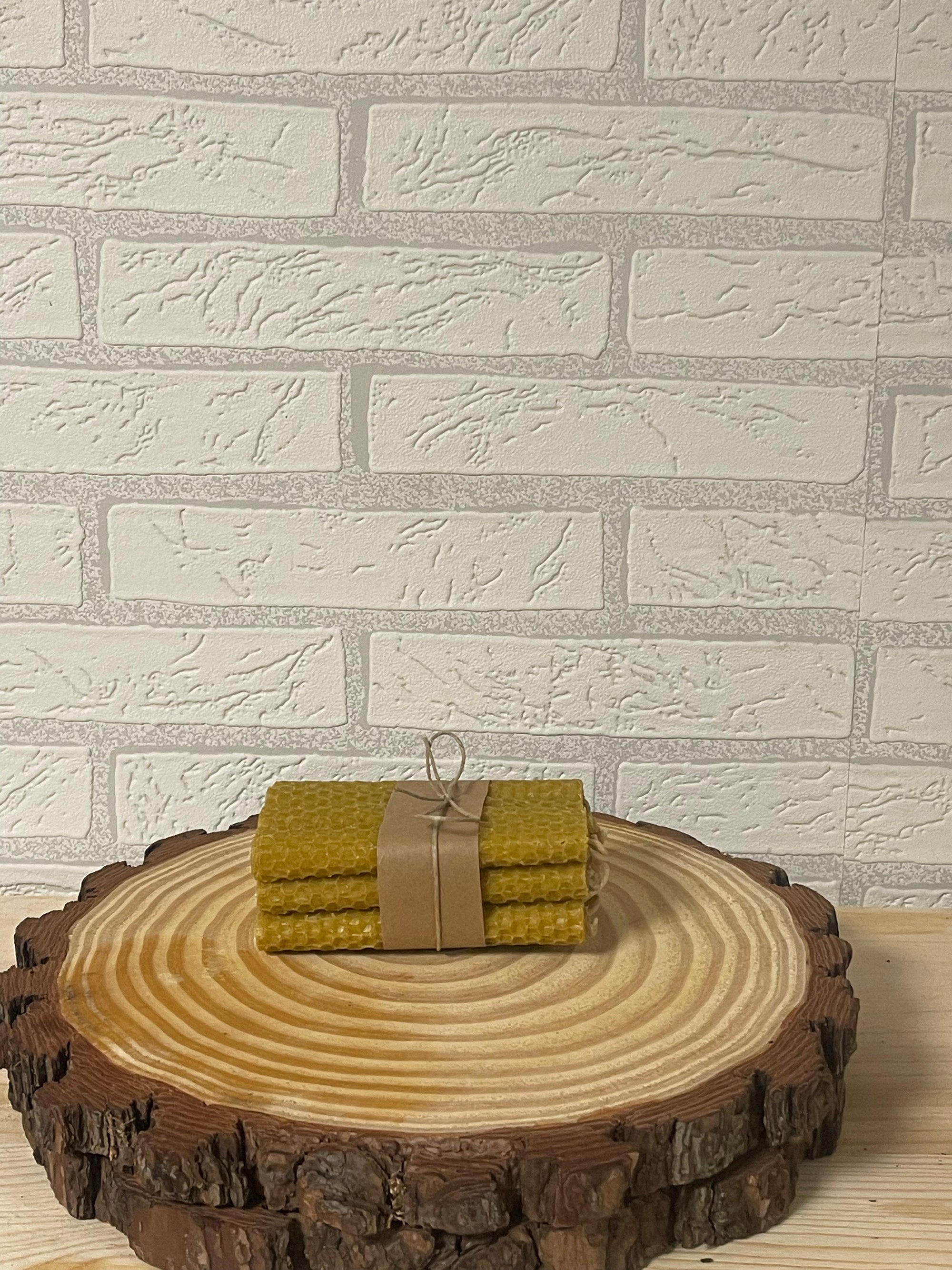 🕯️ Pack 12 Velas Artesanales de Cera de Abeja – Mieldedani