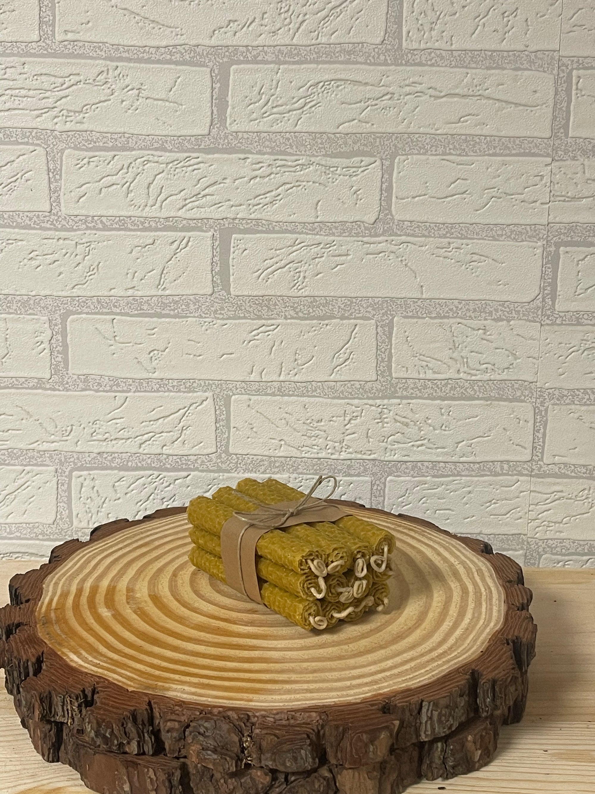 🕯️ Pack 12 Velas Artesanales de Cera de Abeja – Mieldedani