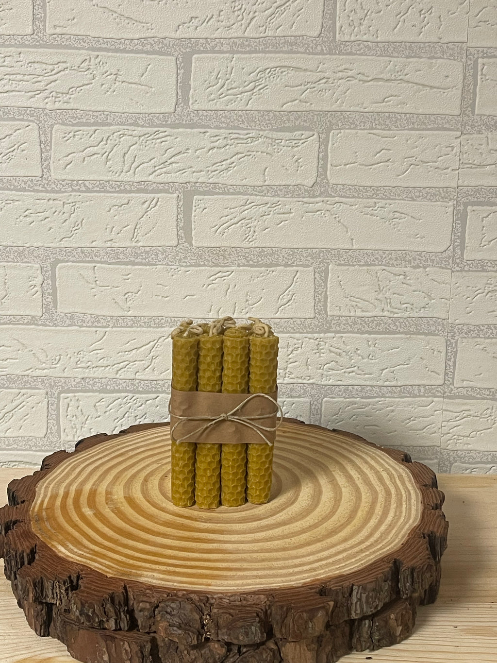 🕯️ Pack 12 Velas Artesanales de Cera de Abeja – Mieldedani