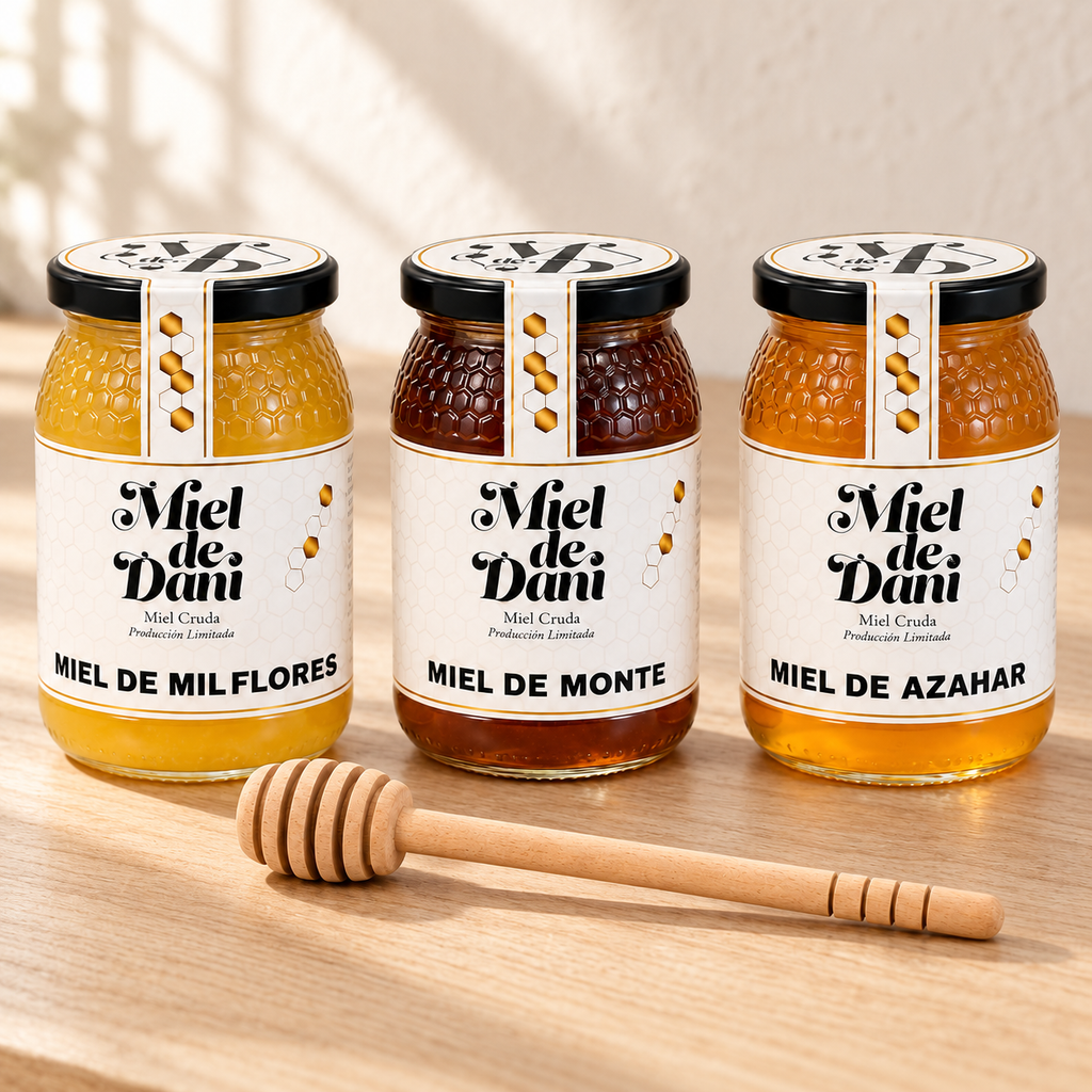 Pack de 3 Mieles Naturales · 3 × 500 g — presentación sobre madera